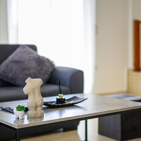 Oliva Apartment Каламата Екстериор снимка