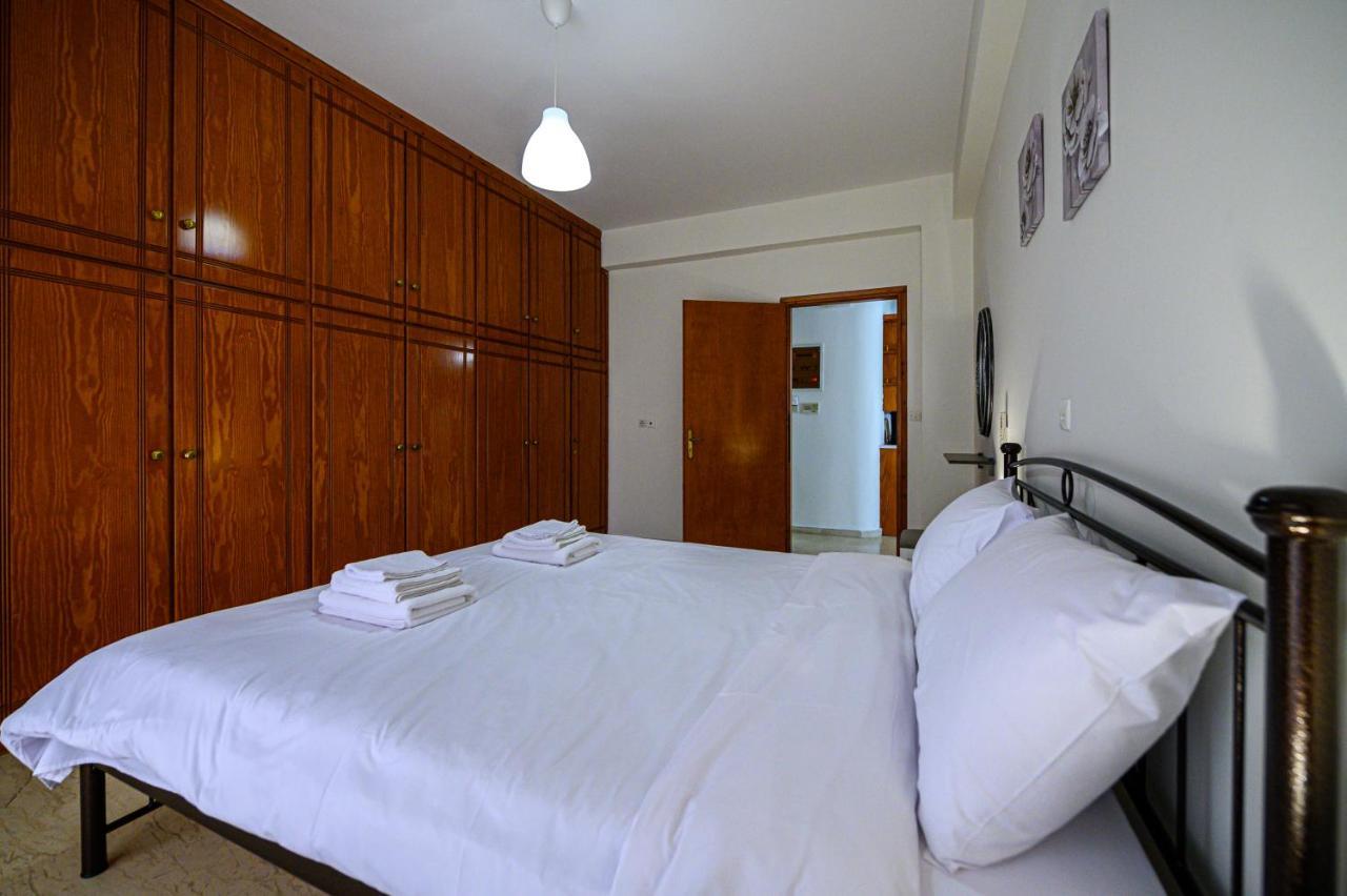 Oliva Apartment Каламата Екстериор снимка