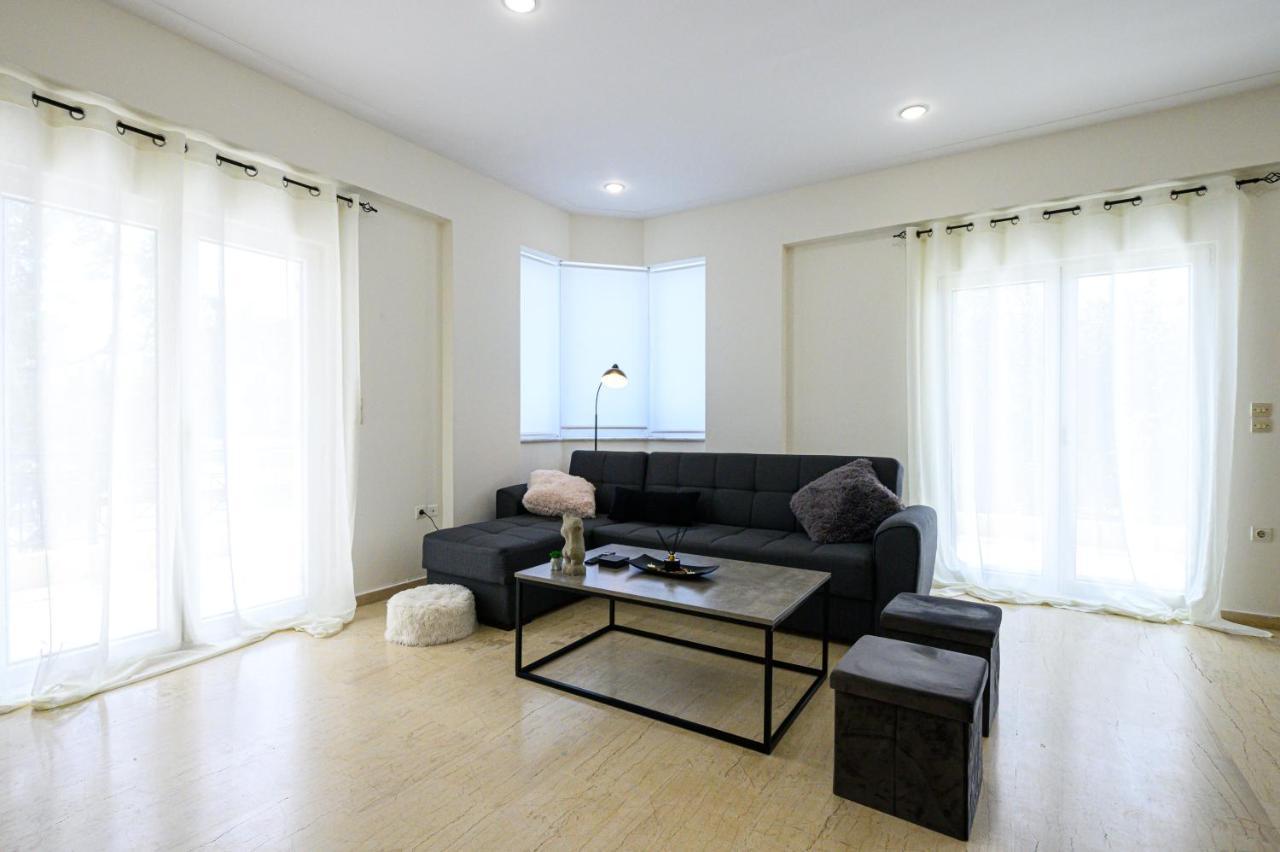 Oliva Apartment Каламата Екстериор снимка
