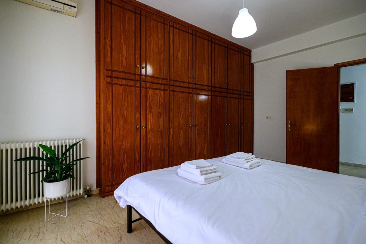 Oliva Apartment Каламата Екстериор снимка