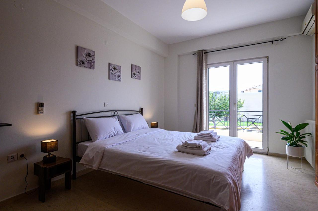 Oliva Apartment Каламата Екстериор снимка