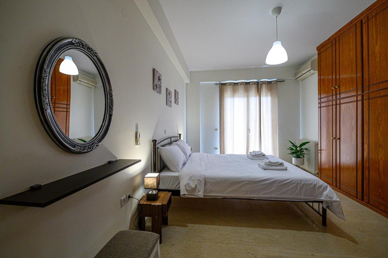 Oliva Apartment Каламата Екстериор снимка
