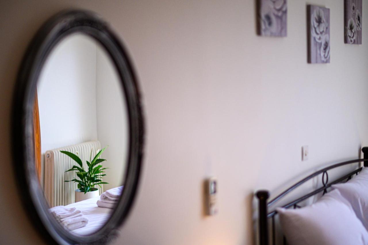 Oliva Apartment Каламата Екстериор снимка