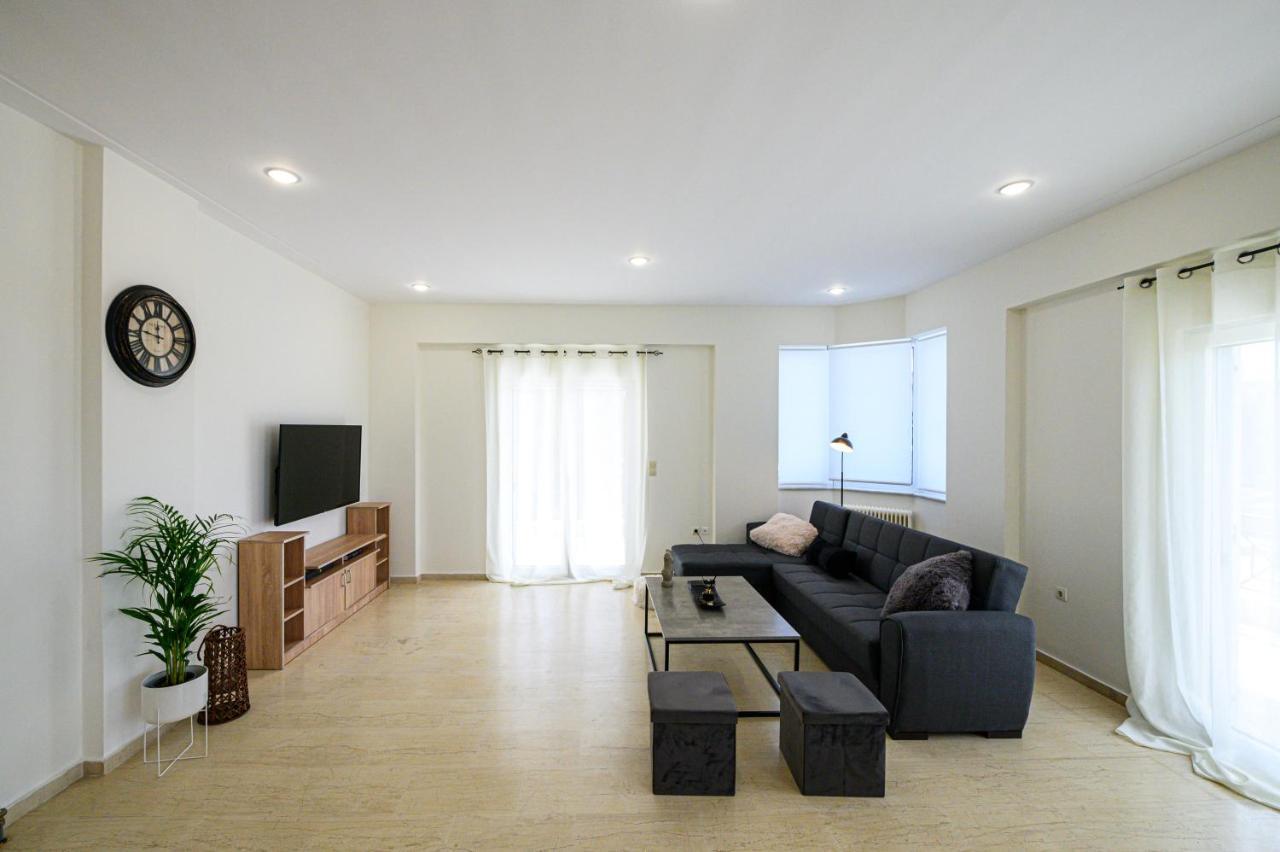 Oliva Apartment Каламата Екстериор снимка