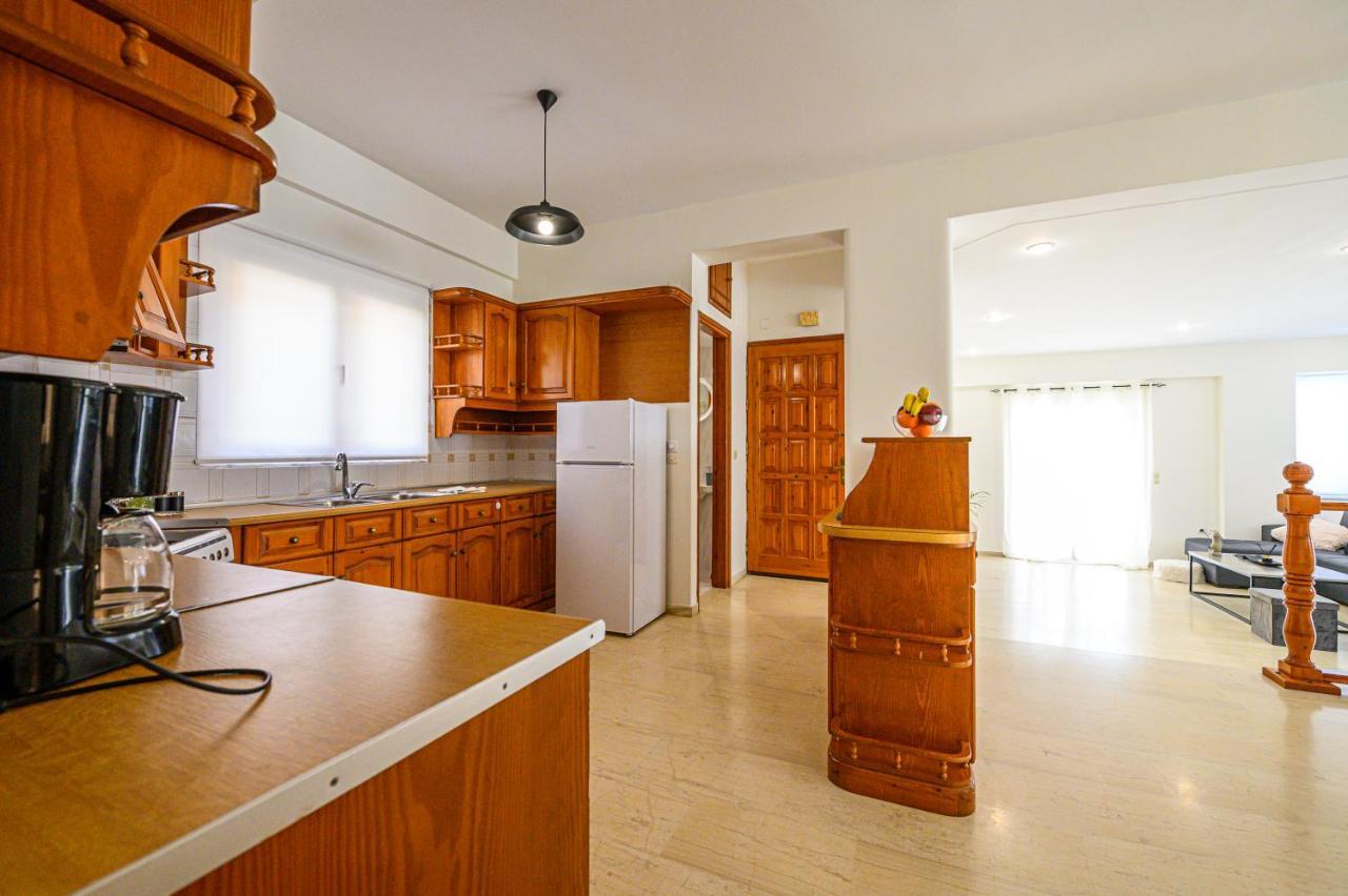 Oliva Apartment Каламата Екстериор снимка