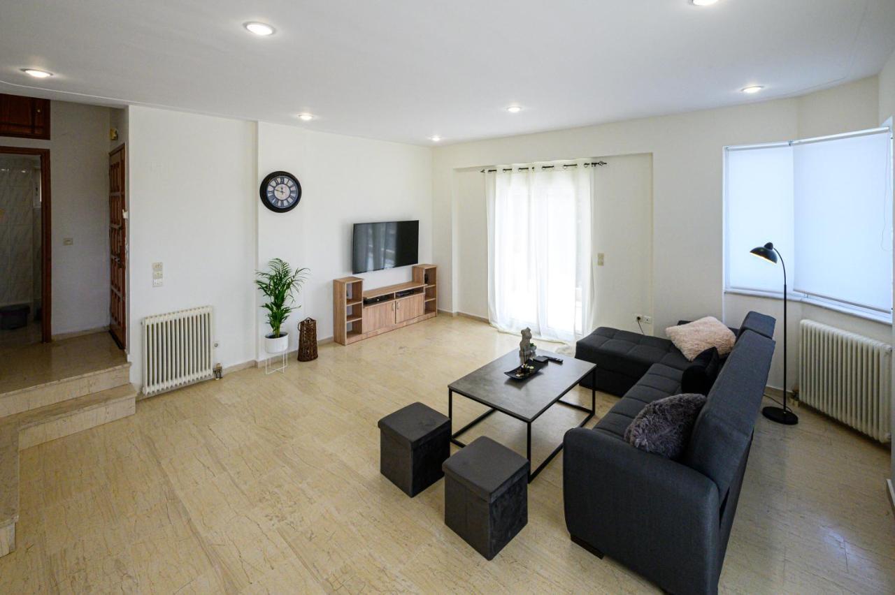 Oliva Apartment Каламата Екстериор снимка