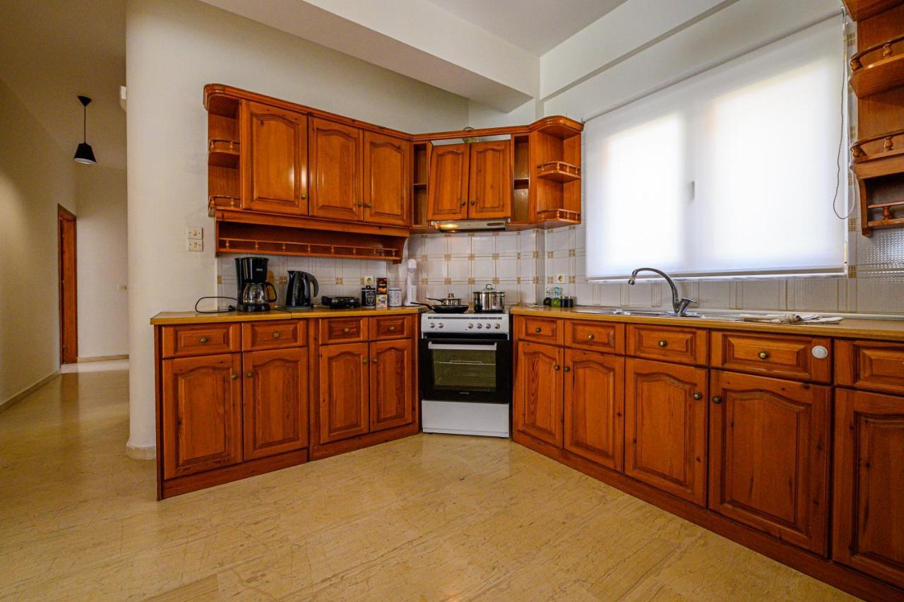 Oliva Apartment Каламата Екстериор снимка