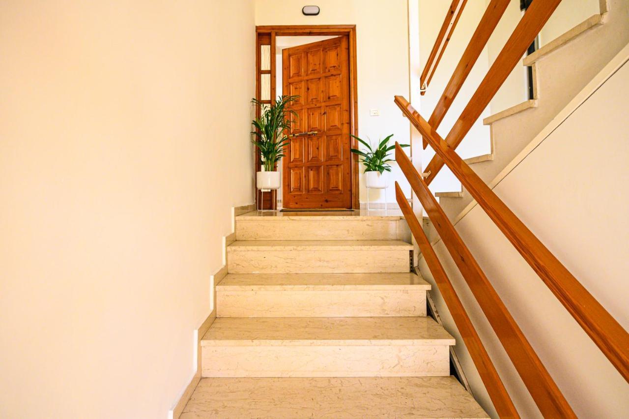 Oliva Apartment Каламата Екстериор снимка