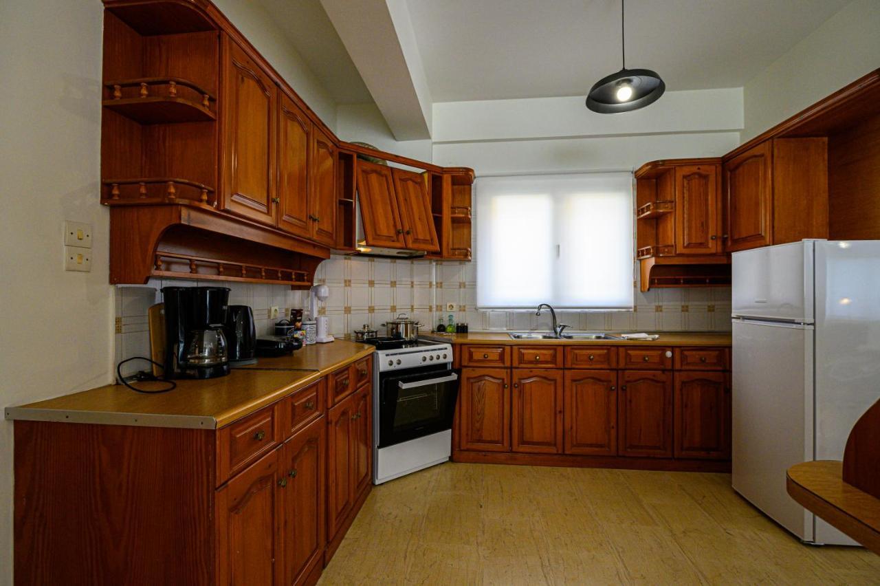 Oliva Apartment Каламата Екстериор снимка