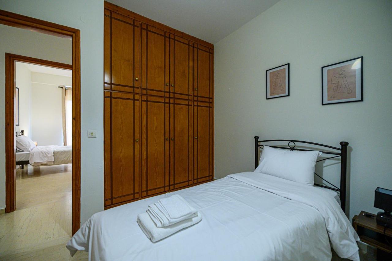 Oliva Apartment Каламата Екстериор снимка