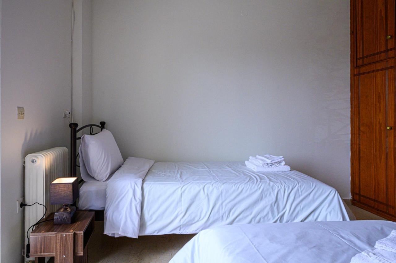 Oliva Apartment Каламата Екстериор снимка