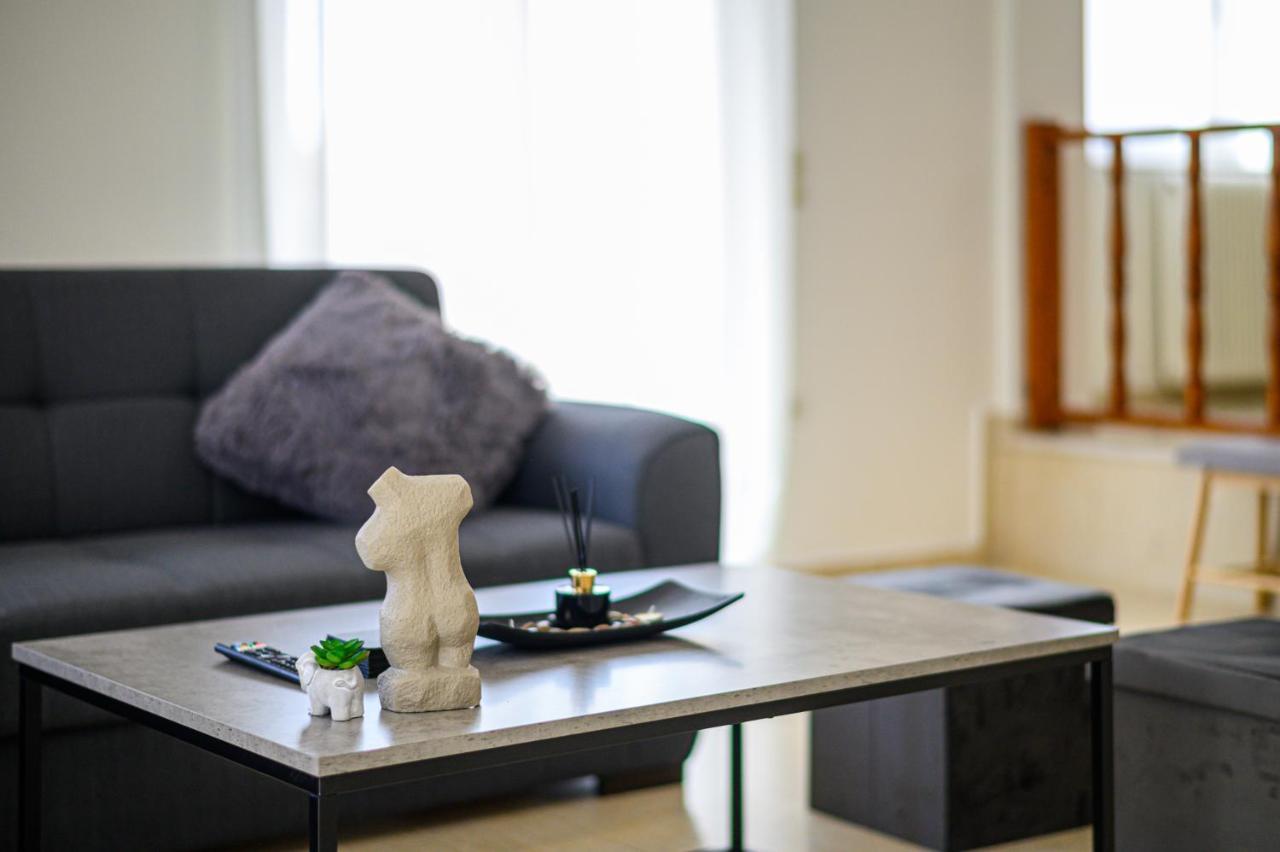 Oliva Apartment Каламата Екстериор снимка